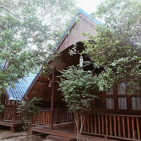 Ruennamyen Resort Amphawa Samut Songkhram Exterior photo