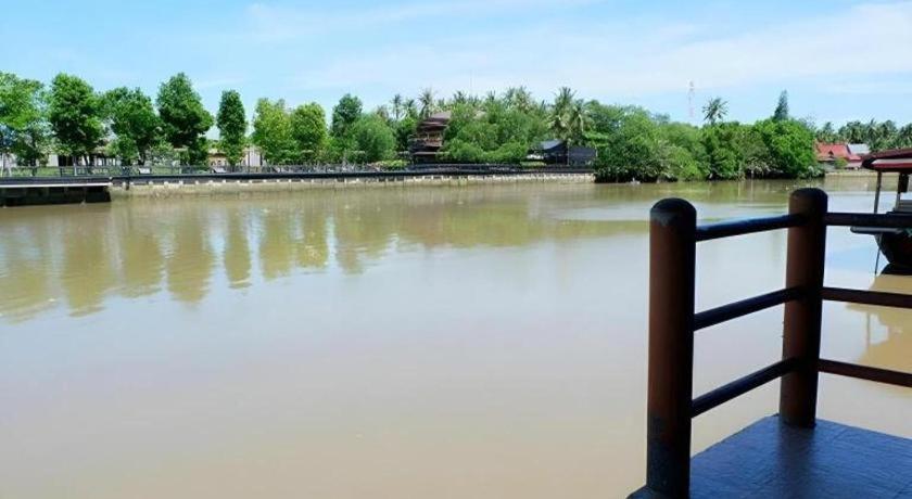 Ruennamyen Resort Amphawa Samut Songkhram Exterior photo