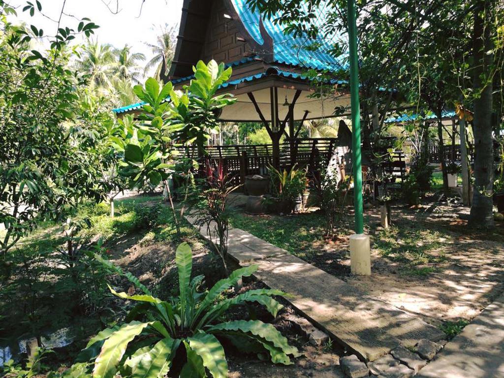 Ruennamyen Resort Amphawa Samut Songkhram Exterior photo