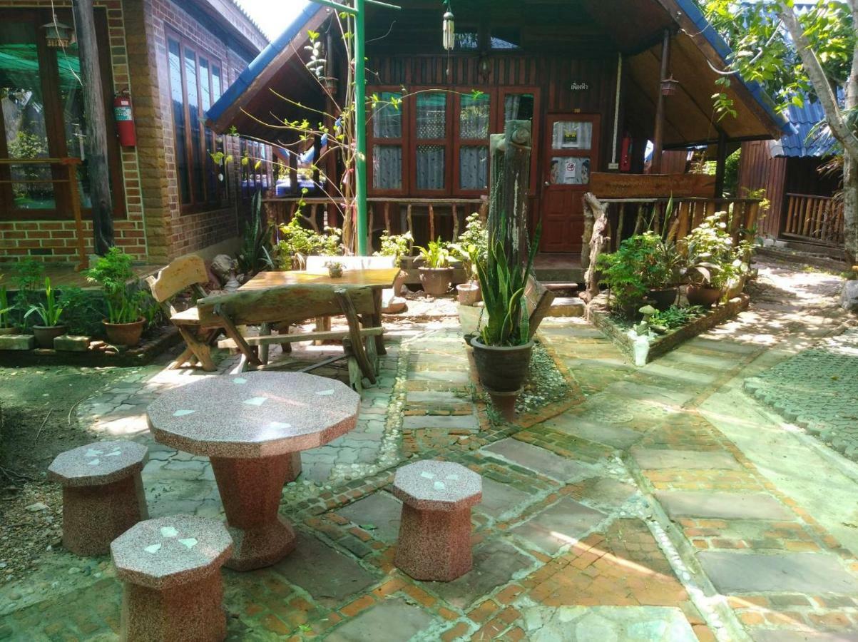 Ruennamyen Resort Amphawa Samut Songkhram Exterior photo